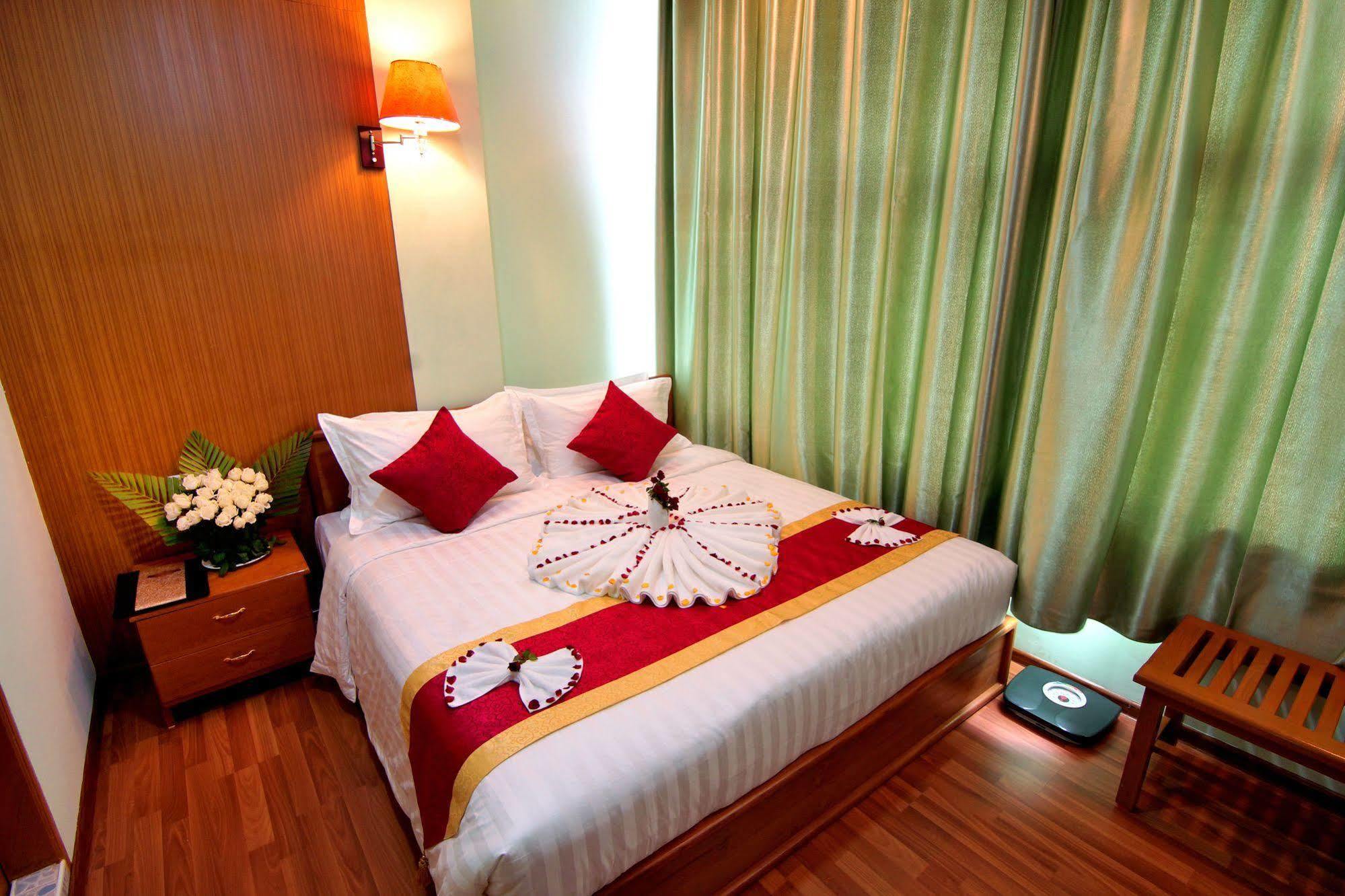 Hotel A1 Mandalay Exterior photo
